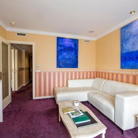 Eurostars Araguaney Hotel Сантяго де Компостела Стая снимка A suite at the hotel