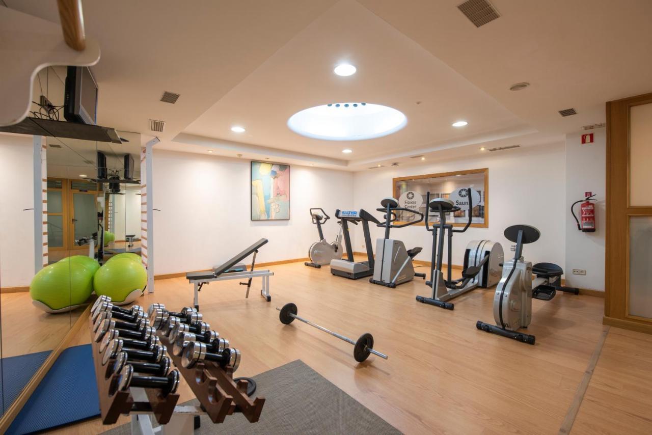 Eurostars Araguaney Hotel Сантяго де Компостела Екстериор снимка A gym at a hotel