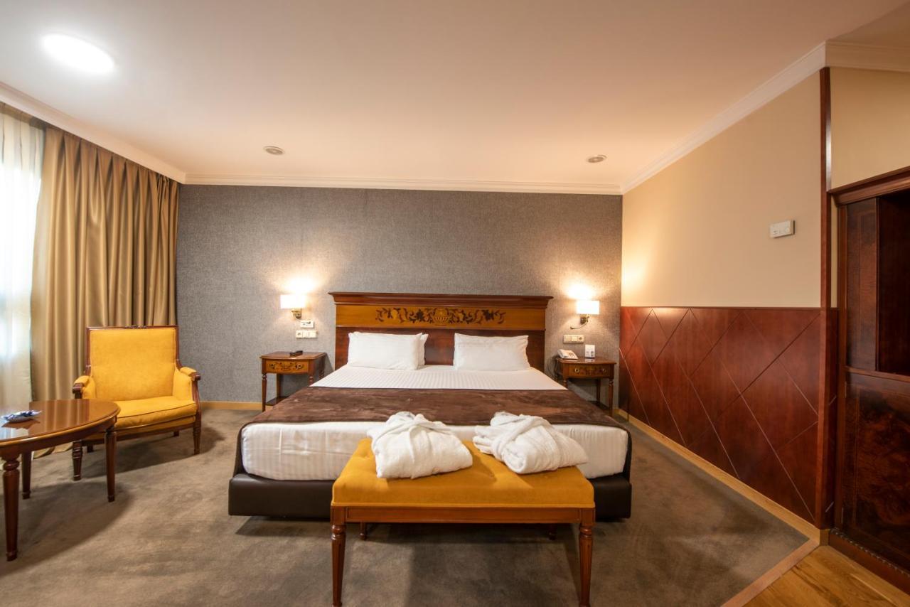 Eurostars Araguaney Hotel Сантяго де Компостела Екстериор снимка A room at the hotel
