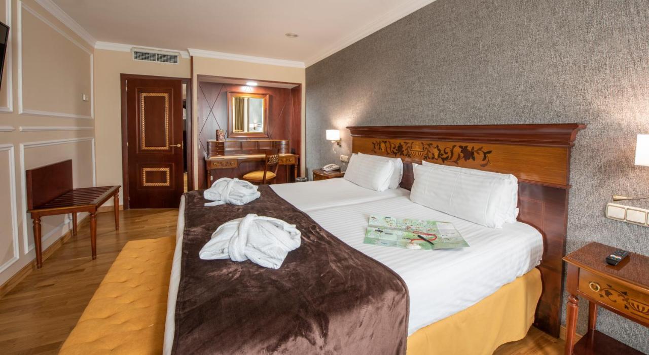 Eurostars Araguaney Hotel Сантяго де Компостела Екстериор снимка A room at the hotel