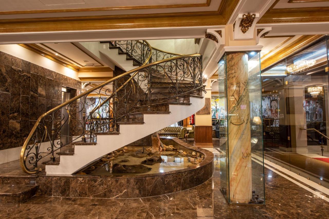 Eurostars Araguaney Hotel Сантяго де Компостела Екстериор снимка The staircase of the hotel