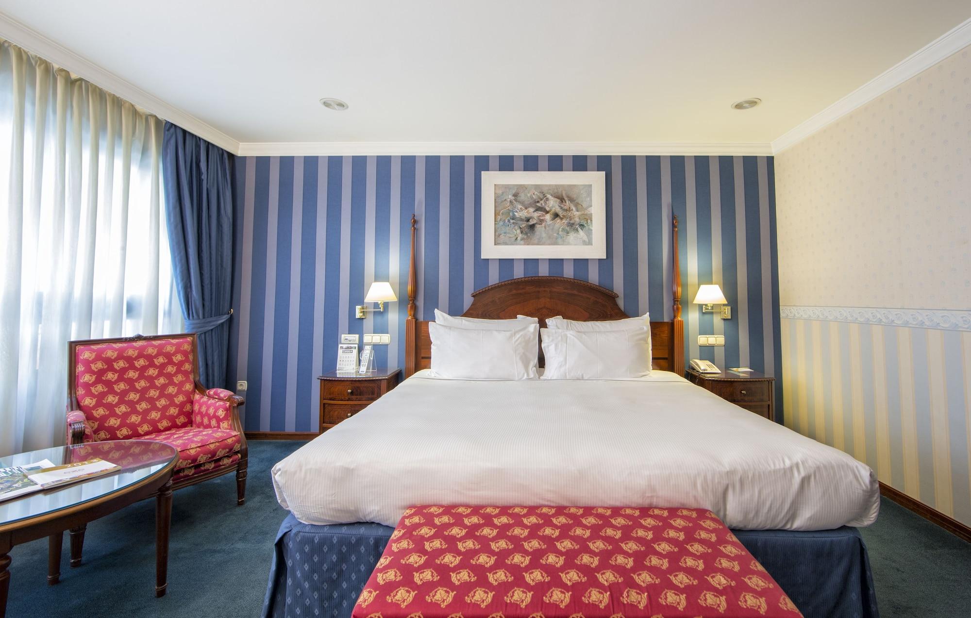 Eurostars Araguaney Hotel Сантяго де Компостела Екстериор снимка A bedroom at the hotel