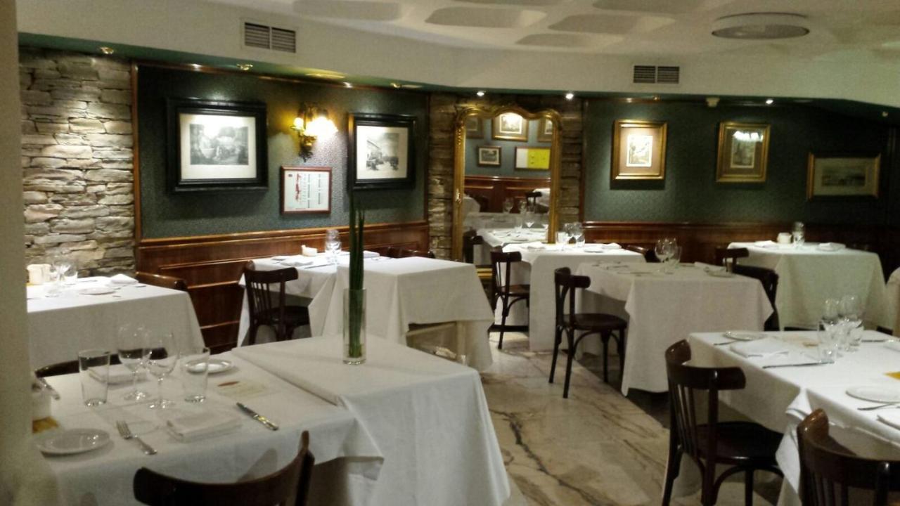 Eurostars Araguaney Hotel Сантяго де Компостела Екстериор снимка Interior of the restaurant