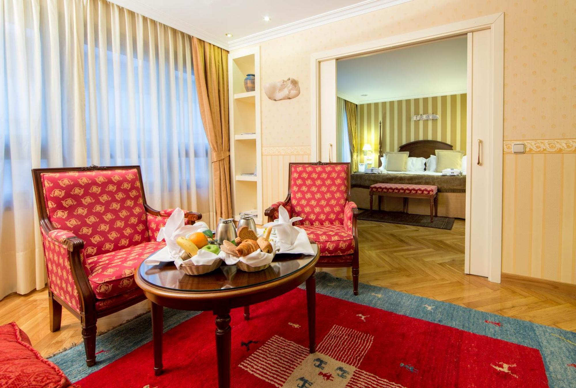 Eurostars Araguaney Hotel Сантяго де Компостела Стая снимка A suite at the Hotel de France